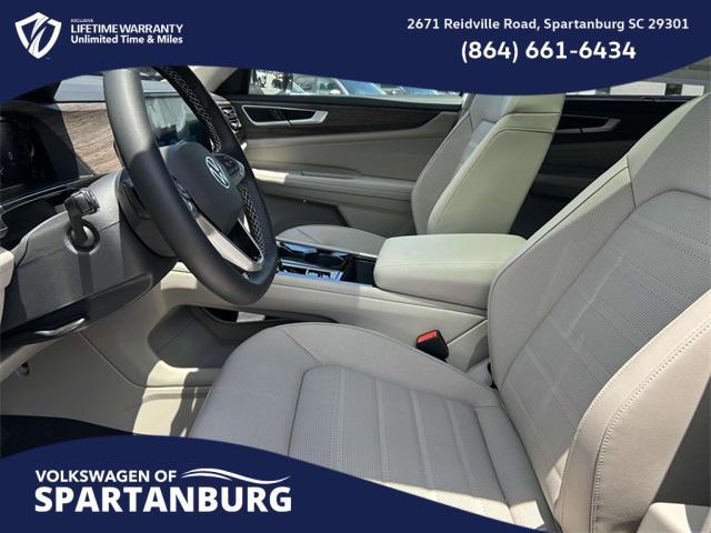 Photo of 2025 Opal White Volkswagen Atlas