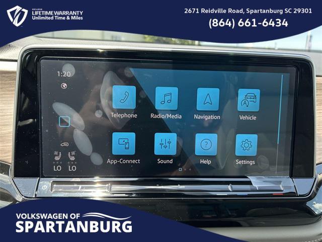 Photo of 2025 Opal White Volkswagen Atlas