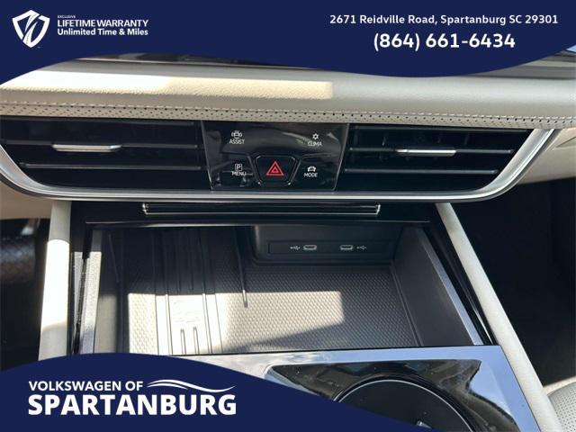 Photo of 2025 Opal White Volkswagen Atlas