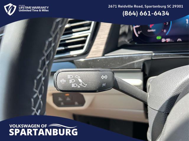 Photo of 2025 Opal White Volkswagen Atlas