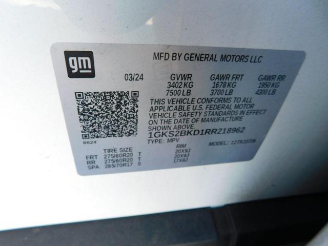 Photo of 2024 Summit White GMC Yukon