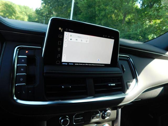 Photo of 2024 Summit White GMC Yukon