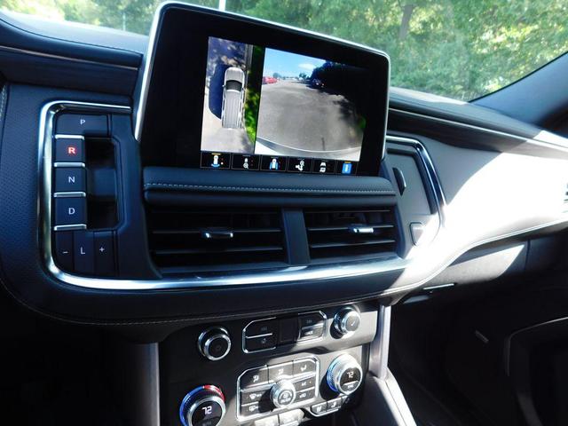 Photo of 2024 Summit White GMC Yukon