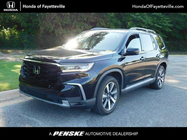 Photo of 2025 Crystal Black Pearl Honda Pilot