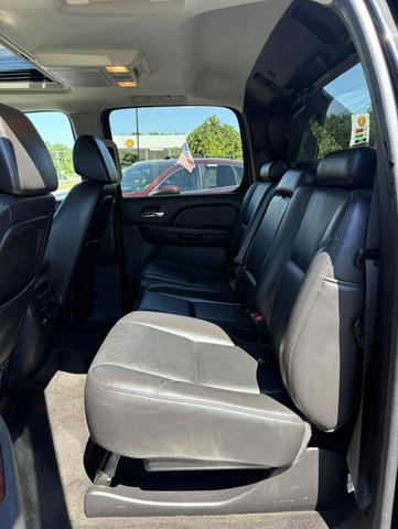 Photo of 2009 Black Chevrolet Avalanche