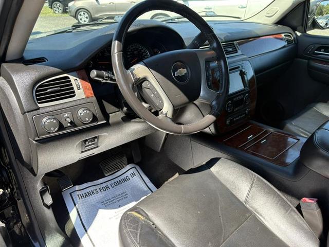 Photo of 2009 Black Chevrolet Avalanche