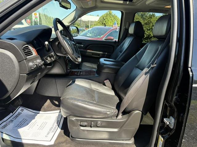 Photo of 2009 Black Chevrolet Avalanche