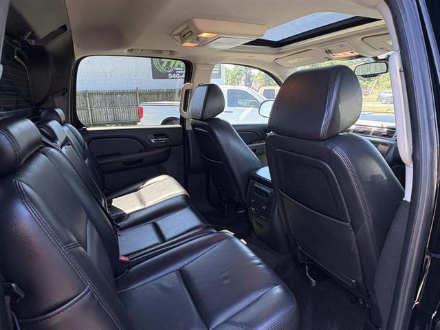 Photo of 2009 Black Chevrolet Avalanche