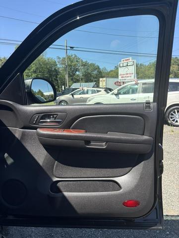 Photo of 2009 Black Chevrolet Avalanche
