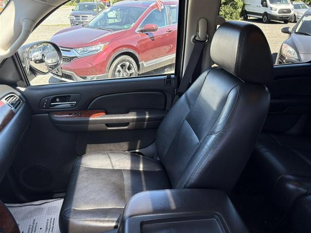 Photo of 2009 Black Chevrolet Avalanche