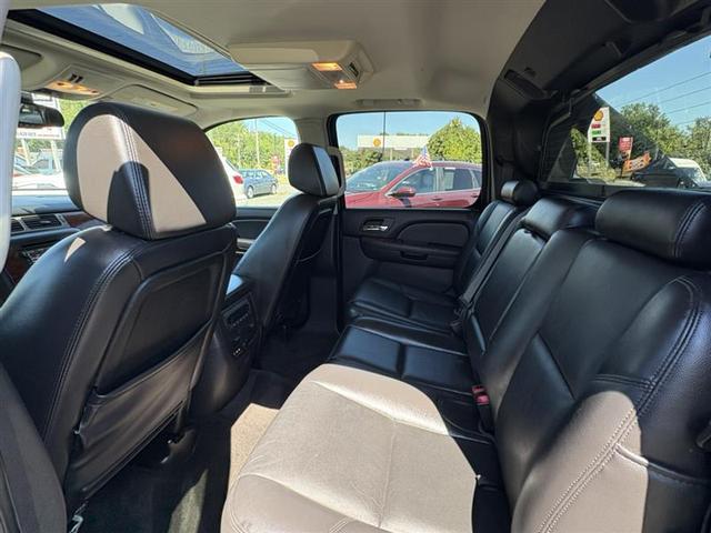 Photo of 2009 Black Chevrolet Avalanche