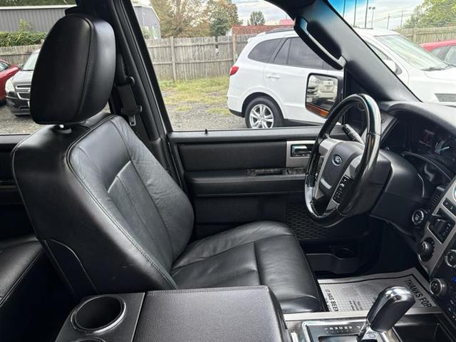 Photo of 2017 Ingot Silver Ford Expedition