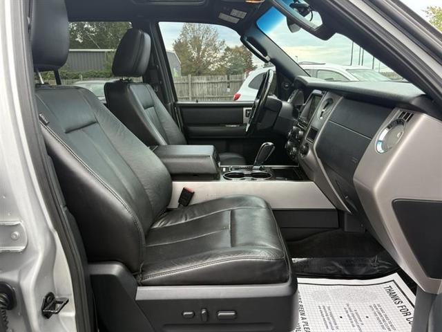 Photo of 2017 Ingot Silver Ford Expedition