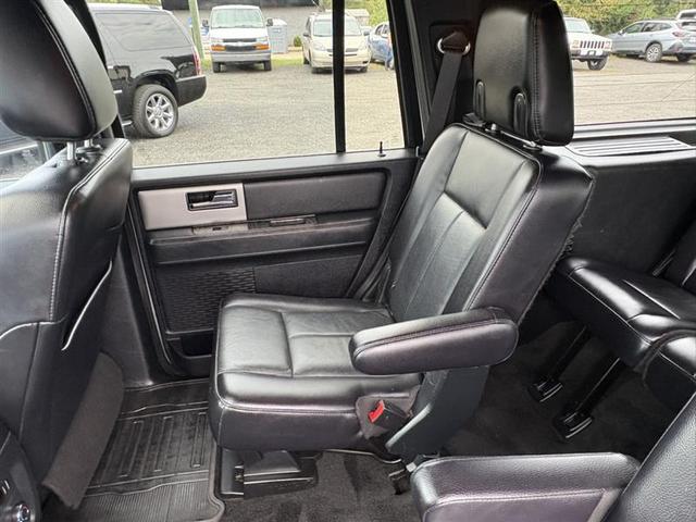 Photo of 2017 Ingot Silver Ford Expedition