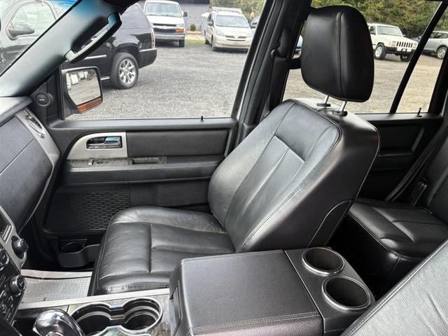 Photo of 2017 Ingot Silver Ford Expedition