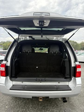 Photo of 2017 Ingot Silver Ford Expedition