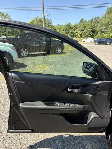 Photo of 2014 Crystal Black Pearl Honda Accord