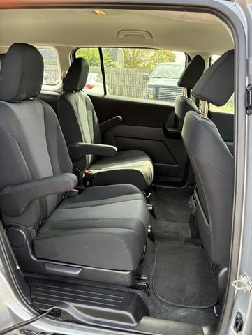 Photo of 2013 Liquid Silver Metallic Mazda Mazda5