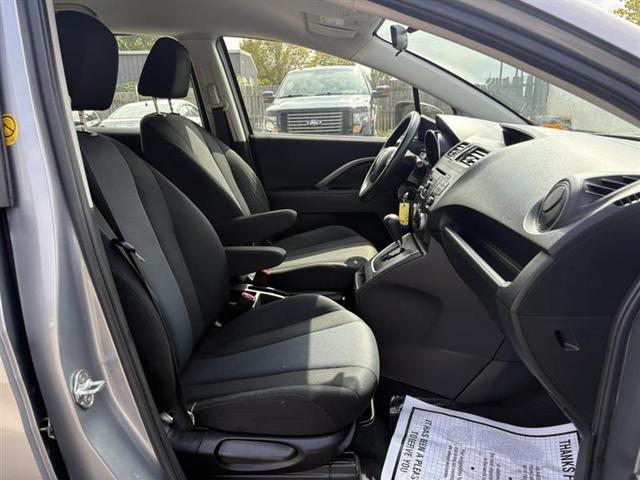 Photo of 2013 Liquid Silver Metallic Mazda Mazda5