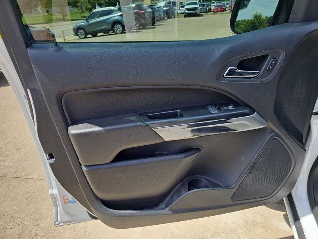 Photo of 2022 Summit White Chevrolet Colorado