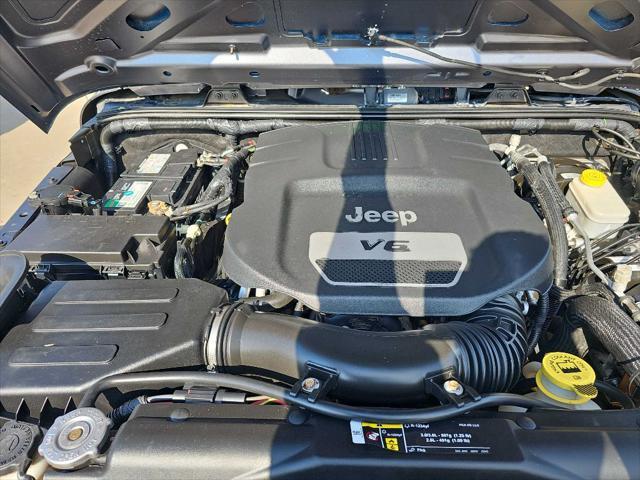 Photo of 2017 Granite Crystal Metallic Clearcoat Jeep Wrangler Unlimited