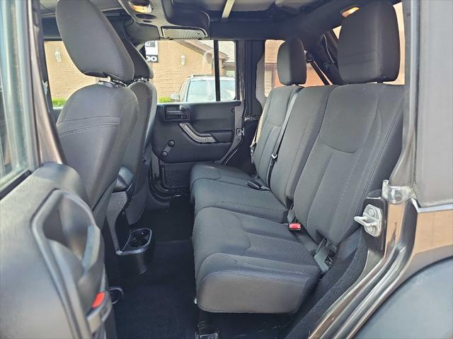 Photo of 2017 Granite Crystal Metallic Clearcoat Jeep Wrangler Unlimited