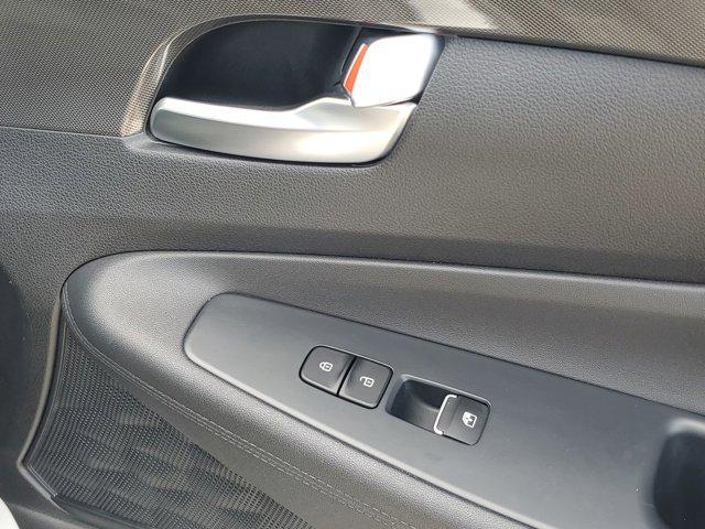Photo of 2022 Shimmering Silver Hyundai SANTA FE