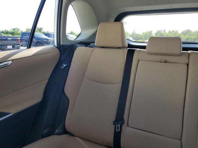 Photo of 2020 Super White Toyota RAV4 Hybrid