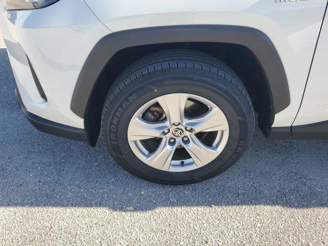 Photo of 2020 Super White Toyota RAV4 Hybrid