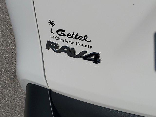 Photo of 2020 Super White Toyota RAV4 Hybrid