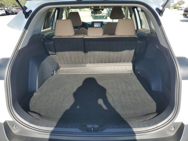Photo of 2020 Super White Toyota RAV4 Hybrid