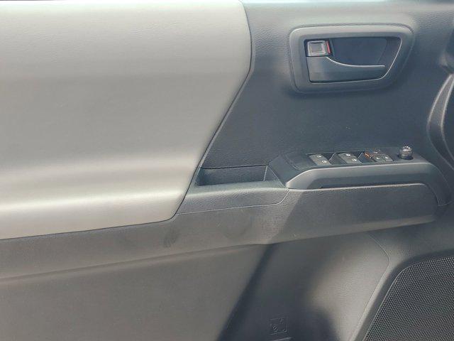 Photo of 2021 Super White Toyota Tacoma