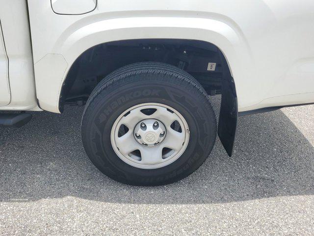Photo of 2021 Super White Toyota Tacoma