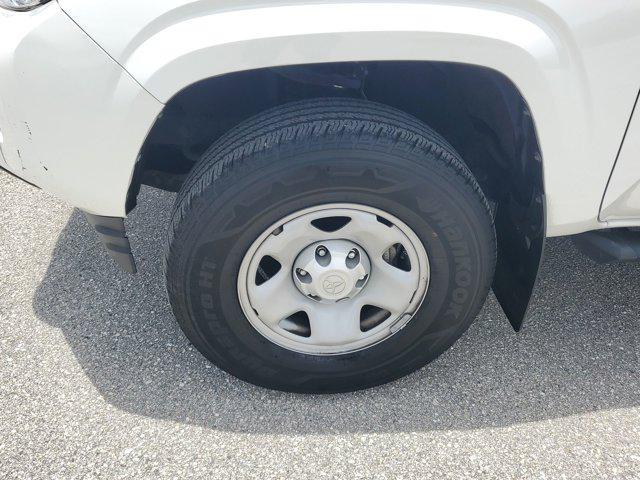 Photo of 2021 Super White Toyota Tacoma