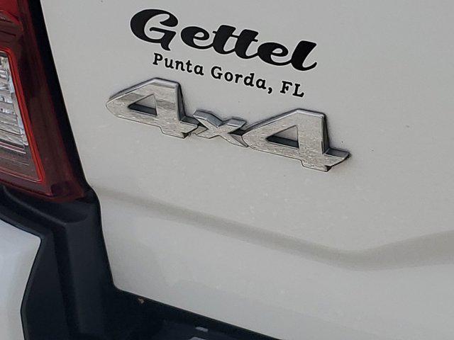 Photo of 2021 Super White Toyota Tacoma