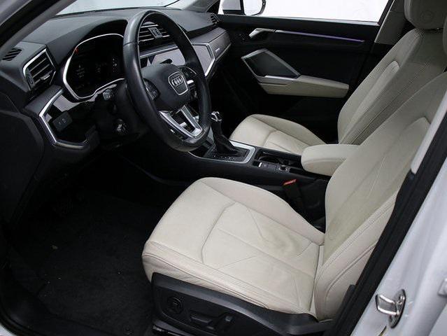 Photo of 2022 Glacier White Metallic Audi Q3