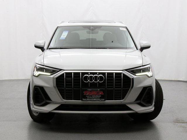 Photo of 2022 Glacier White Metallic Audi Q3
