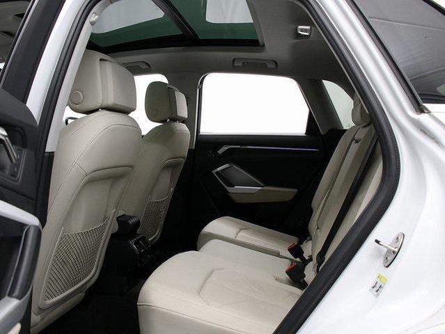 Photo of 2022 Glacier White Metallic Audi Q3