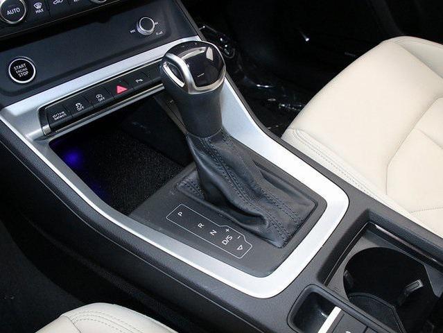 Photo of 2022 Glacier White Metallic Audi Q3