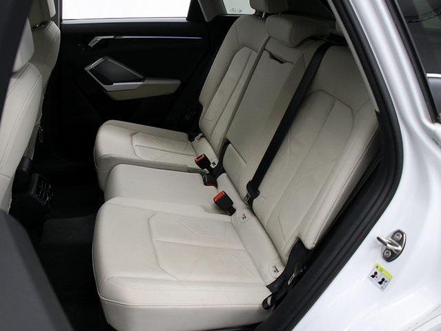Photo of 2022 Glacier White Metallic Audi Q3