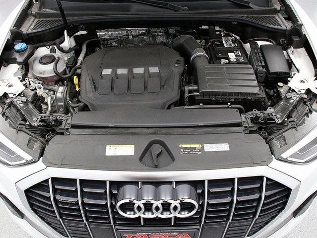 Photo of 2022 Glacier White Metallic Audi Q3