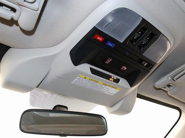 Photo of 2022 Crystal White Pearl Subaru Crosstrek