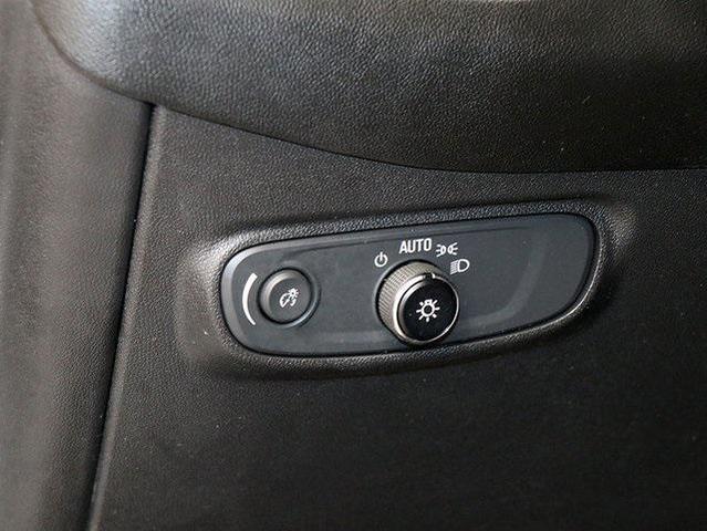 Photo of 2022 Summit White Chevrolet Equinox