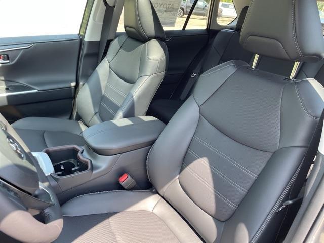 Photo of 2025 Magnetic Gray Metallic Toyota RAV4