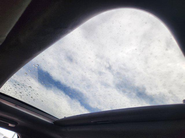 Photo of 2025 Glacial White Pearl Kia Telluride