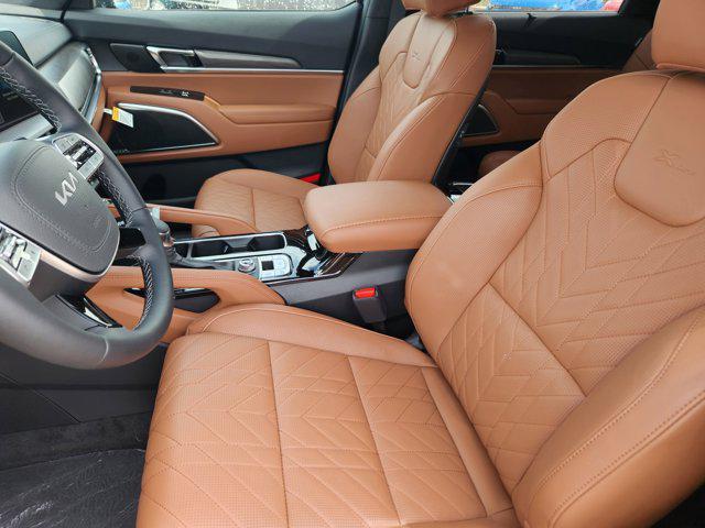 Photo of 2025 Glacial White Pearl Kia Telluride
