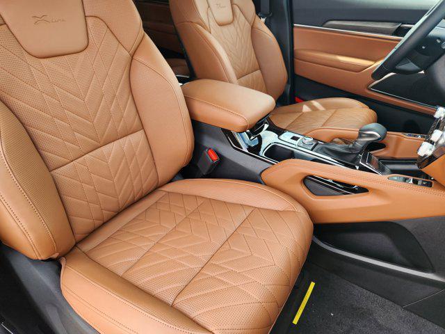 Photo of 2025 Glacial White Pearl Kia Telluride