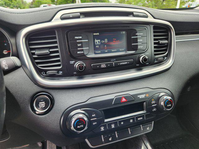 Photo of 2016 Ebony Black Kia Sorento