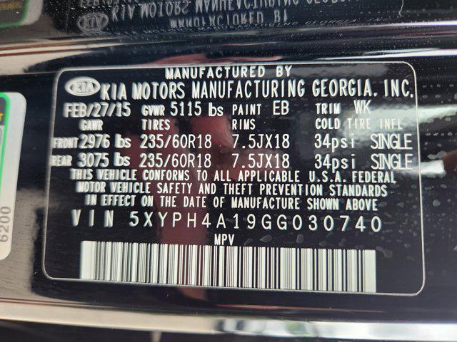 Photo of 2016 Ebony Black Kia Sorento