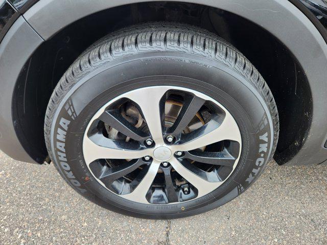 Photo of 2016 Ebony Black Kia Sorento